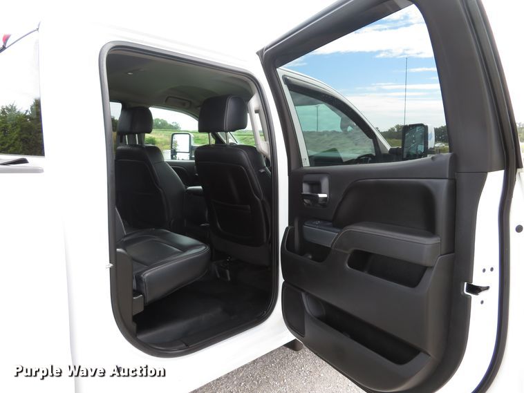 image for item DH1567 2015 Chevrolet Silverado 3500HD LT Crew Cab pickup truck