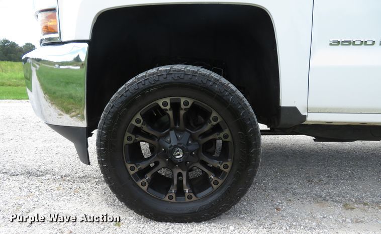 image for item DH1567 2015 Chevrolet Silverado 3500HD LT Crew Cab pickup truck