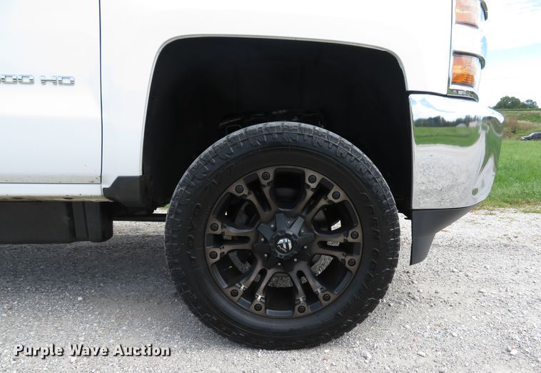 image for item DH1567 2015 Chevrolet Silverado 3500HD LT Crew Cab pickup truck