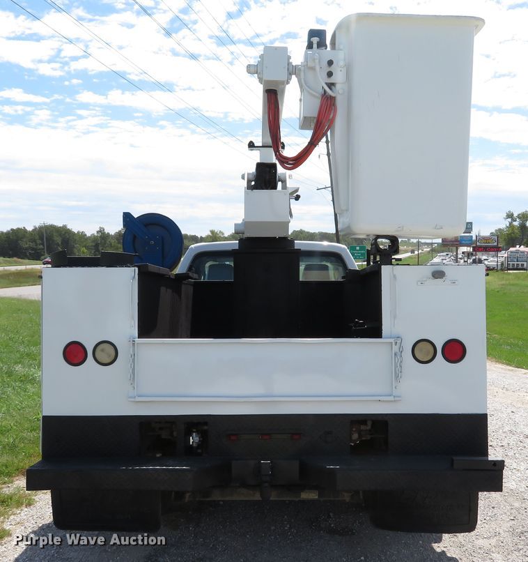 image for item DH1568 2011 Ford F550 Super Duty XL bucket truck