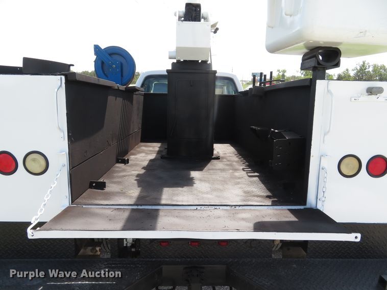 image for item DH1568 2011 Ford F550 Super Duty XL bucket truck