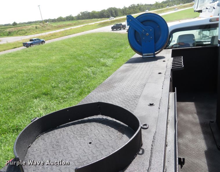 image for item DH1568 2011 Ford F550 Super Duty XL bucket truck