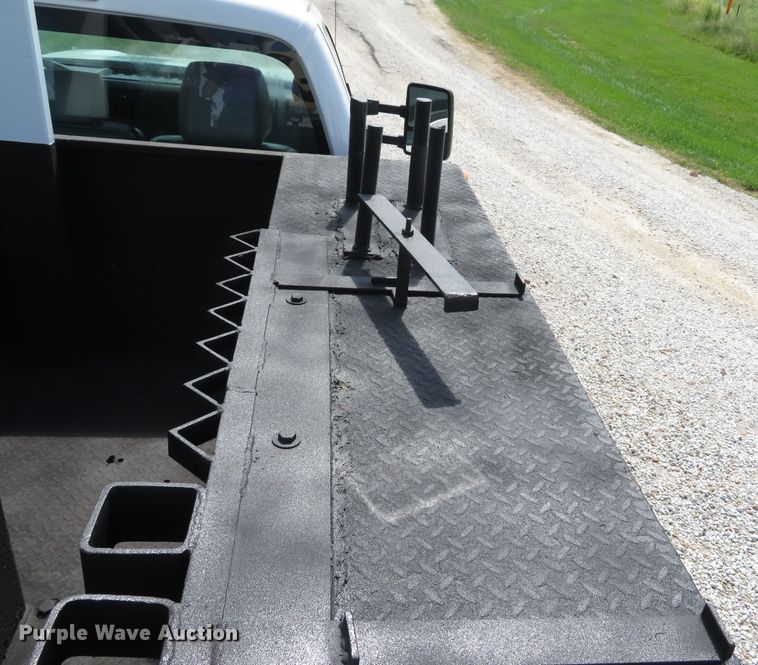 image for item DH1568 2011 Ford F550 Super Duty XL bucket truck