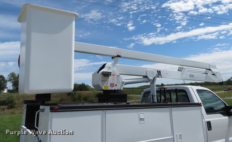 image for item DH1568 2011 Ford F550 Super Duty XL bucket truck