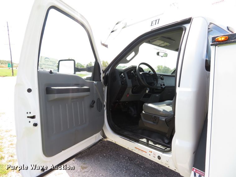 image for item DH1568 2011 Ford F550 Super Duty XL bucket truck