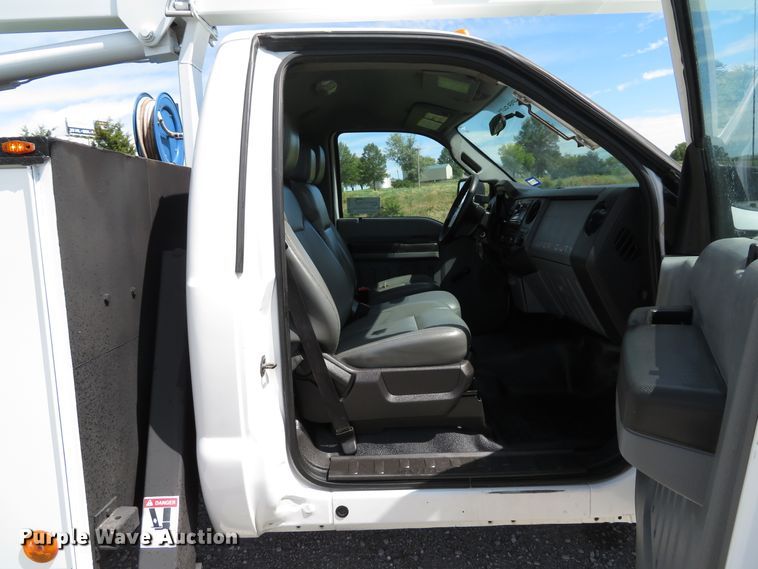 image for item DH1568 2011 Ford F550 Super Duty XL bucket truck