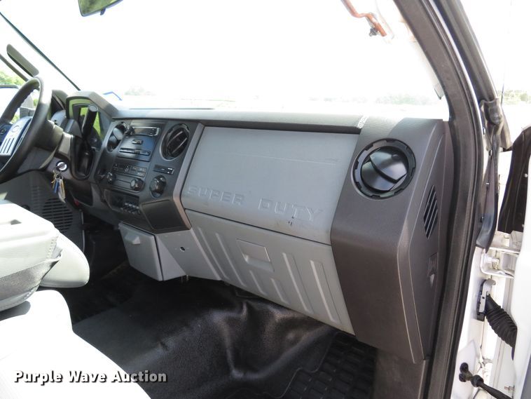 image for item DH1568 2011 Ford F550 Super Duty XL bucket truck