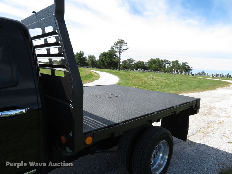 image for item DH1570 2015 Chevrolet Silverado 3500HD LTZ Crew Cab flatbed pickup truck