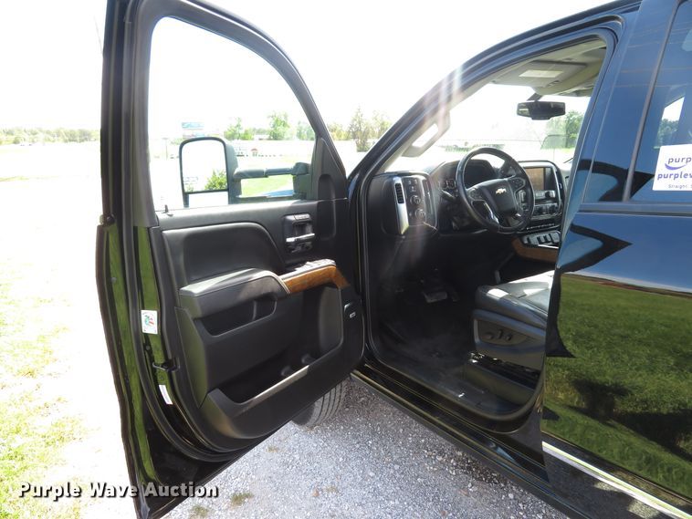 image for item DH1570 2015 Chevrolet Silverado 3500HD LTZ Crew Cab flatbed pickup truck