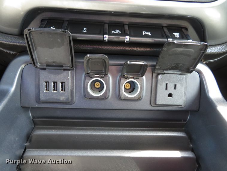 image for item DH1570 2015 Chevrolet Silverado 3500HD LTZ Crew Cab flatbed pickup truck