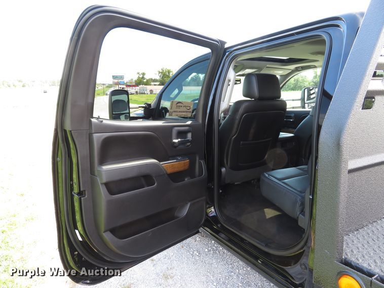 image for item DH1570 2015 Chevrolet Silverado 3500HD LTZ Crew Cab flatbed pickup truck