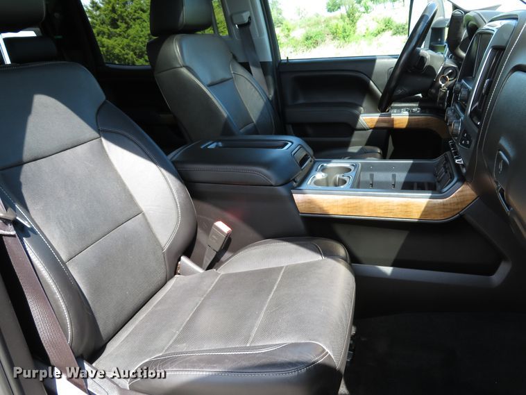 image for item DH1570 2015 Chevrolet Silverado 3500HD LTZ Crew Cab flatbed pickup truck