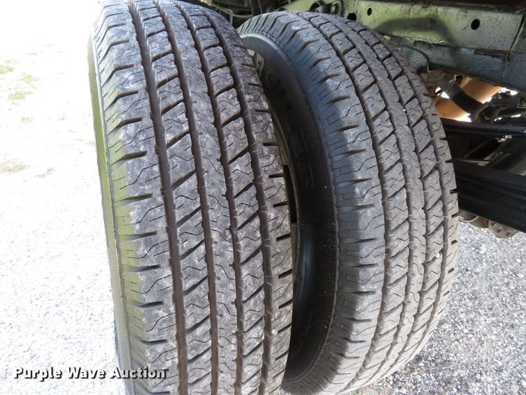 image for item DH1570 2015 Chevrolet Silverado 3500HD LTZ Crew Cab flatbed pickup truck