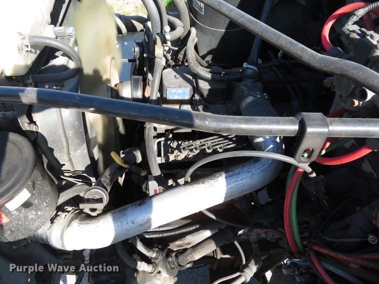 image for item DH1572 1999 Ford F800 utility truck