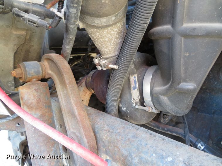 image for item DH1572 1999 Ford F800 utility truck