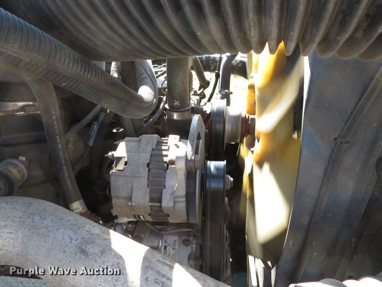 image for item DH1572 1999 Ford F800 utility truck