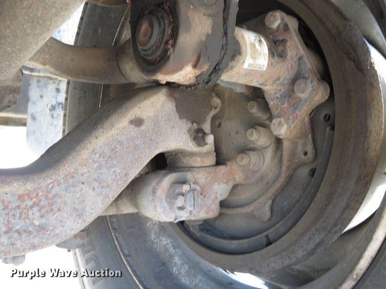 image for item DH1572 1999 Ford F800 utility truck