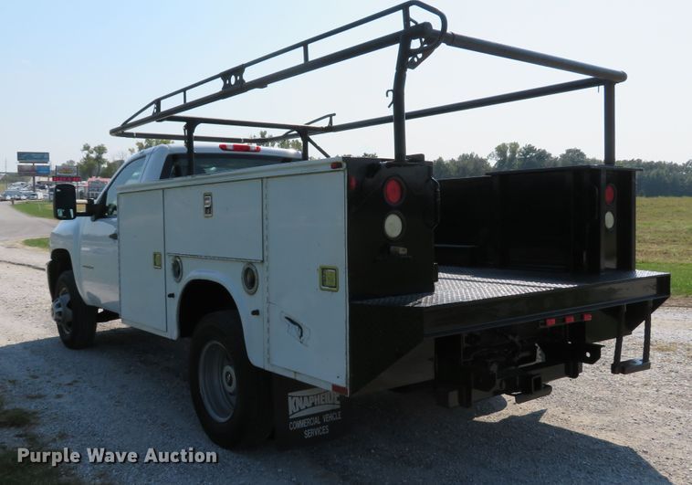 image for item DH1579 2011 Chevrolet Silverado 3500HD utility bed pickup truck