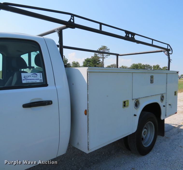 image for item DH1579 2011 Chevrolet Silverado 3500HD utility bed pickup truck