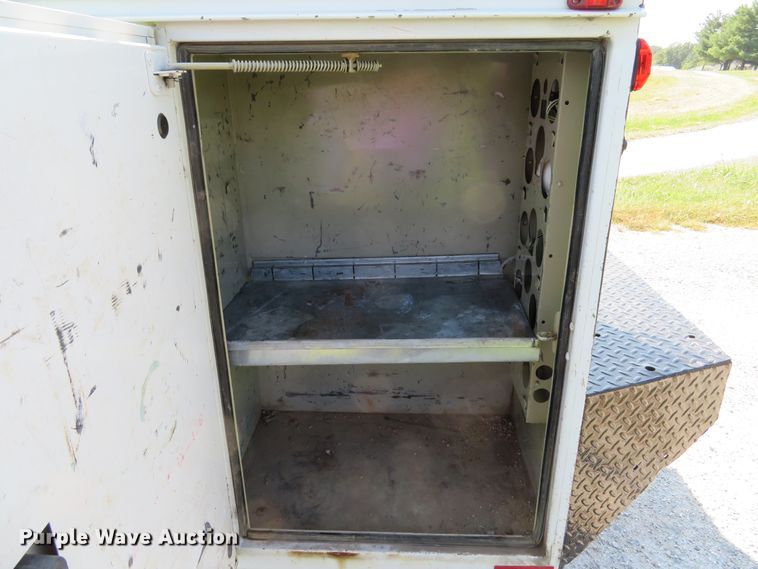 image for item DH1579 2011 Chevrolet Silverado 3500HD utility bed pickup truck