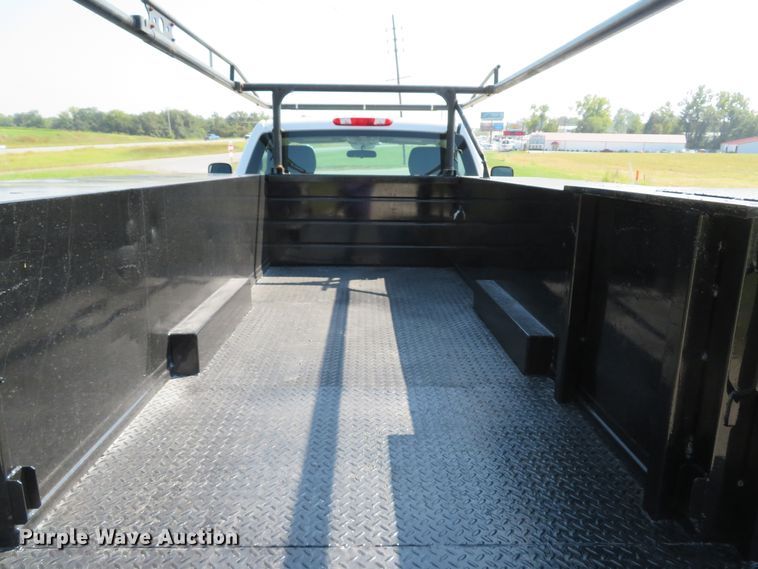 image for item DH1579 2011 Chevrolet Silverado 3500HD utility bed pickup truck