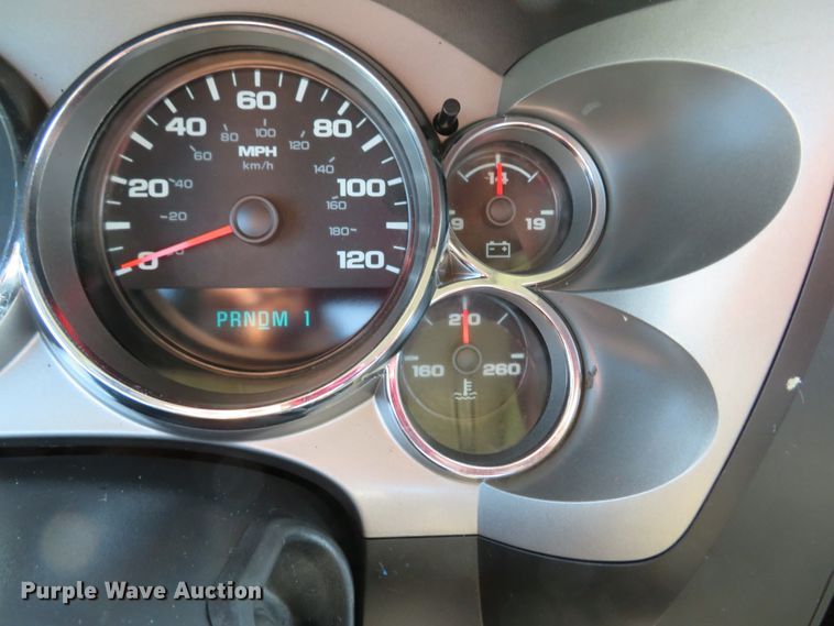 image for item DH1579 2011 Chevrolet Silverado 3500HD utility bed pickup truck