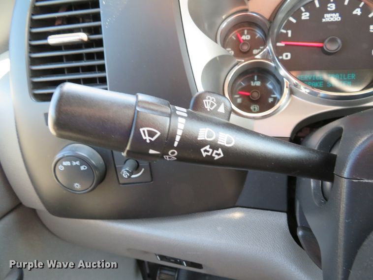 image for item DH1579 2011 Chevrolet Silverado 3500HD utility bed pickup truck