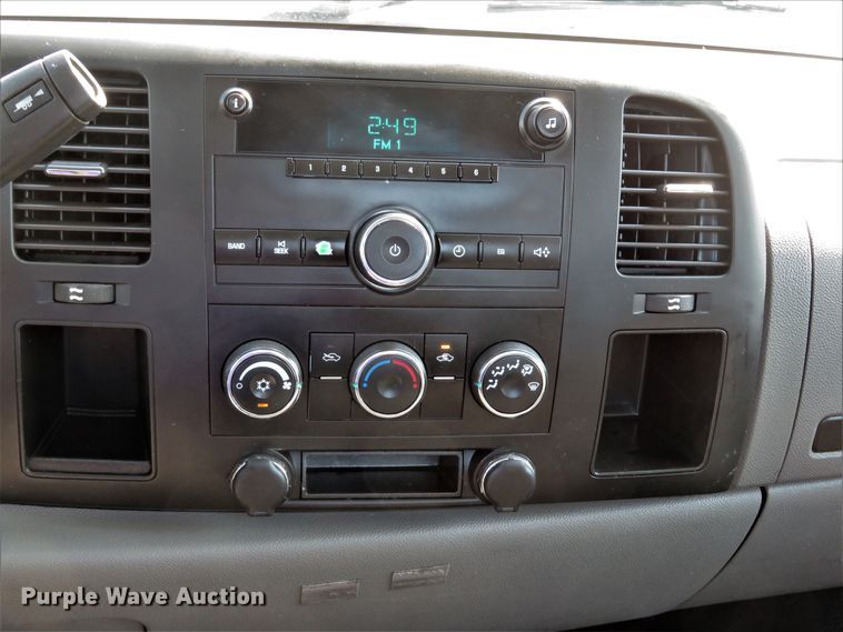 image for item DH1579 2011 Chevrolet Silverado 3500HD utility bed pickup truck