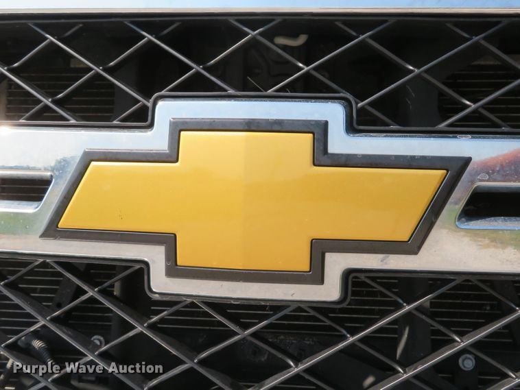 image for item DH1579 2011 Chevrolet Silverado 3500HD utility bed pickup truck