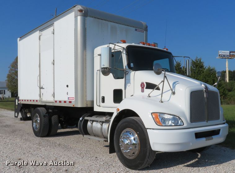 image for item DH1582 2012 Kenworth T270 box truck