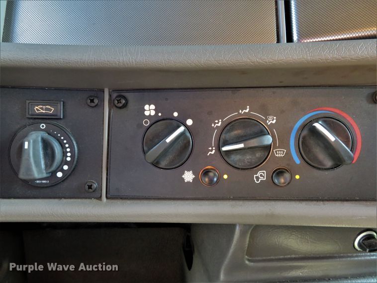 image for item DH1582 2012 Kenworth T270 box truck