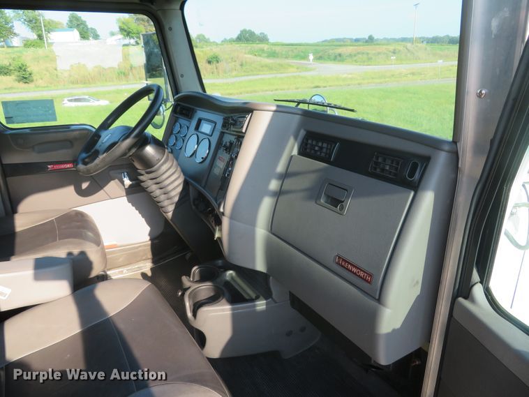 image for item DH1582 2012 Kenworth T270 box truck