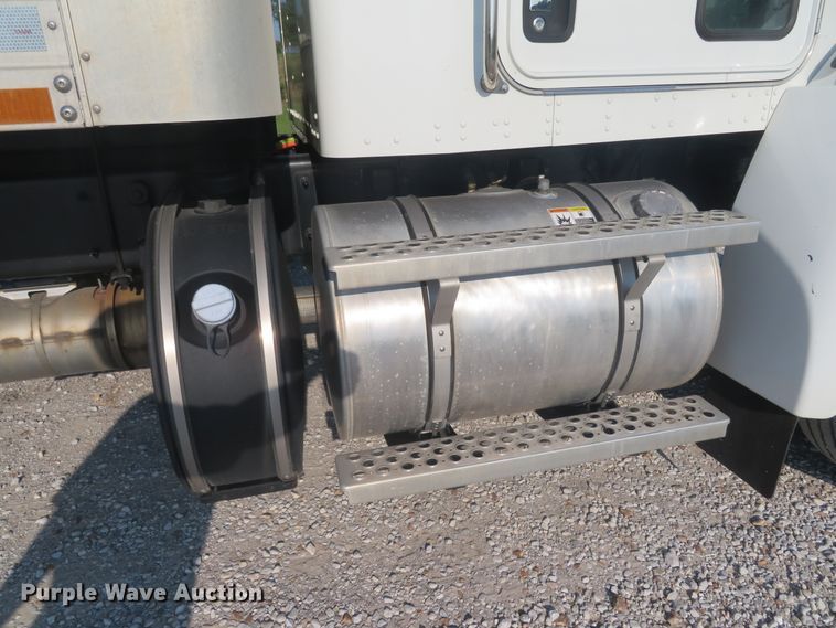 image for item DH1582 2012 Kenworth T270 box truck