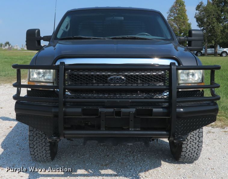 image for item DH1584 2002 Ford F350 Super Duty Lariat Crew Cab pickup truck
