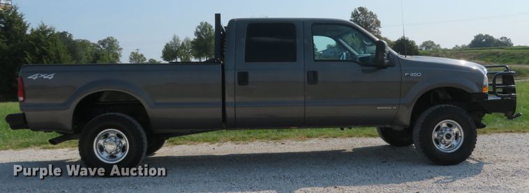 image for item DH1584 2002 Ford F350 Super Duty Lariat Crew Cab pickup truck