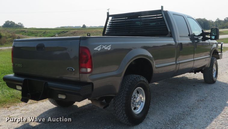 image for item DH1584 2002 Ford F350 Super Duty Lariat Crew Cab pickup truck