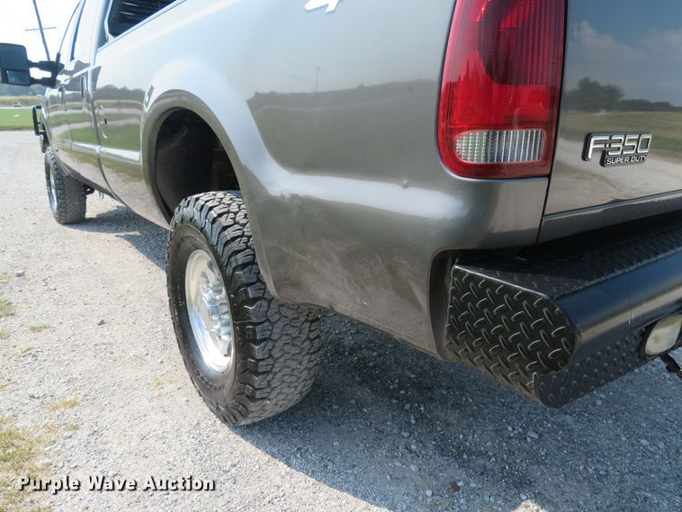 image for item DH1584 2002 Ford F350 Super Duty Lariat Crew Cab pickup truck