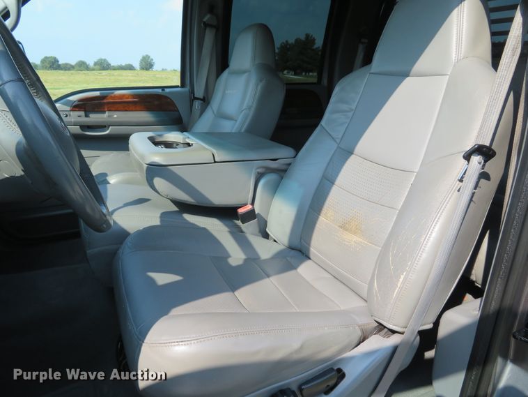 image for item DH1584 2002 Ford F350 Super Duty Lariat Crew Cab pickup truck