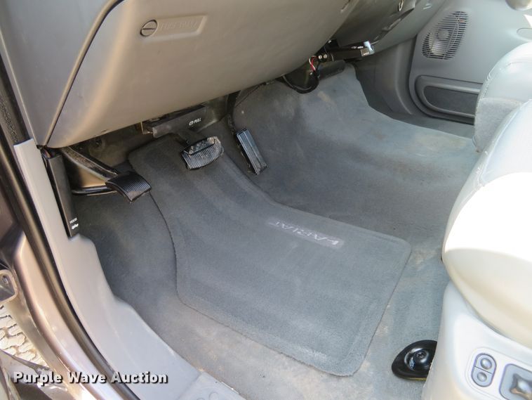 image for item DH1584 2002 Ford F350 Super Duty Lariat Crew Cab pickup truck