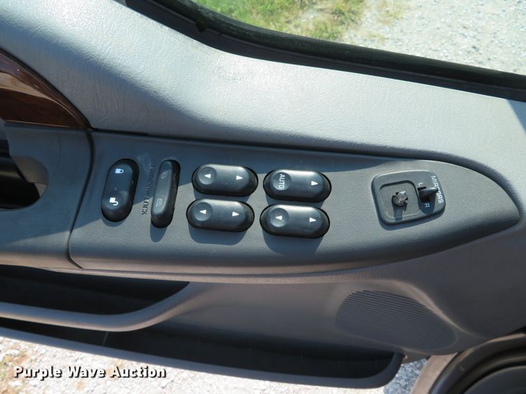 image for item DH1584 2002 Ford F350 Super Duty Lariat Crew Cab pickup truck