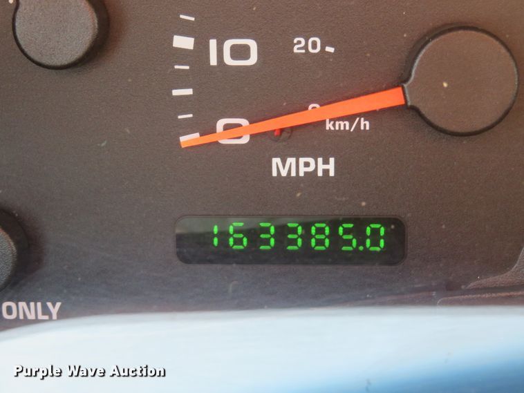 image for item DH1584 2002 Ford F350 Super Duty Lariat Crew Cab pickup truck