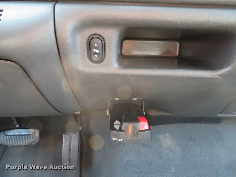 image for item DH1584 2002 Ford F350 Super Duty Lariat Crew Cab pickup truck