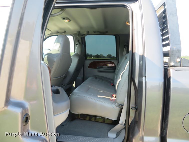 image for item DH1584 2002 Ford F350 Super Duty Lariat Crew Cab pickup truck