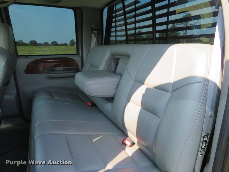 image for item DH1584 2002 Ford F350 Super Duty Lariat Crew Cab pickup truck