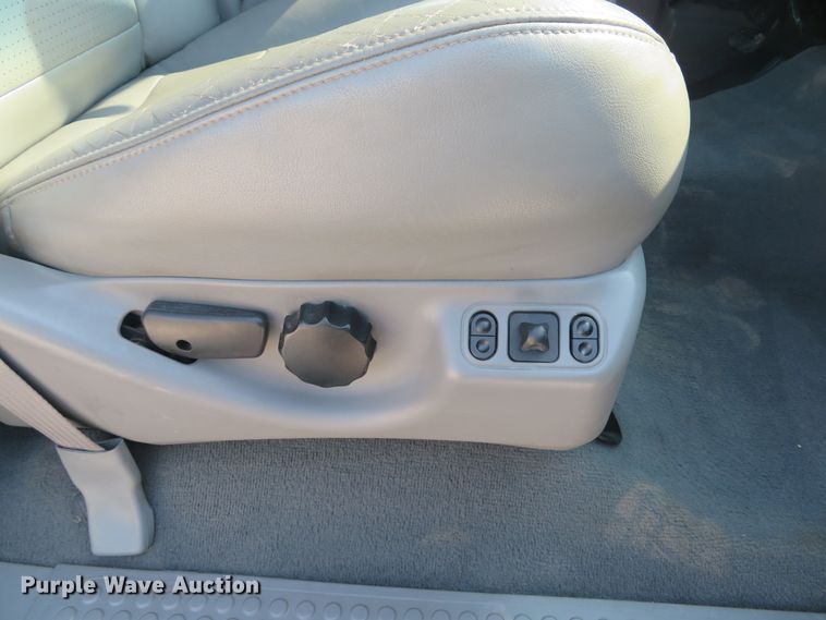 image for item DH1584 2002 Ford F350 Super Duty Lariat Crew Cab pickup truck