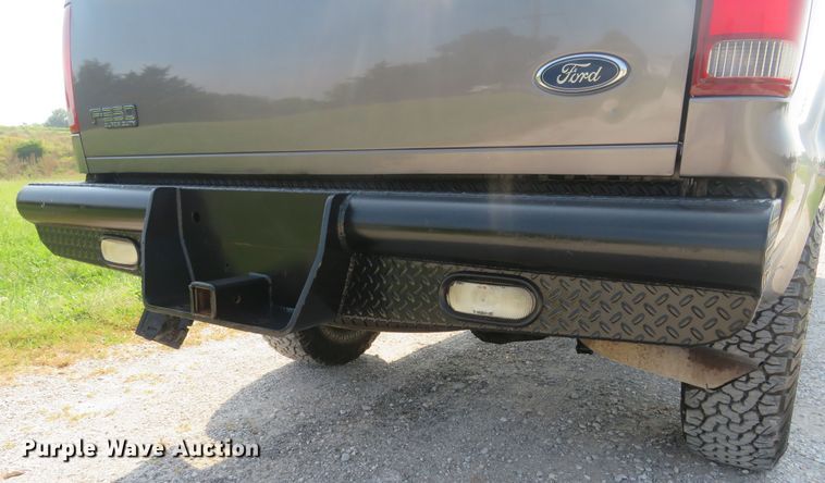 image for item DH1584 2002 Ford F350 Super Duty Lariat Crew Cab pickup truck