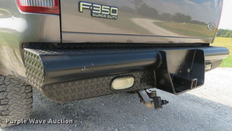 image for item DH1584 2002 Ford F350 Super Duty Lariat Crew Cab pickup truck