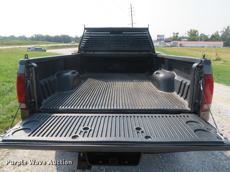 image for item DH1584 2002 Ford F350 Super Duty Lariat Crew Cab pickup truck