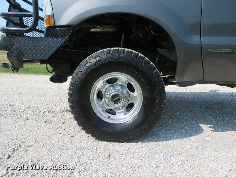 image for item DH1584 2002 Ford F350 Super Duty Lariat Crew Cab pickup truck