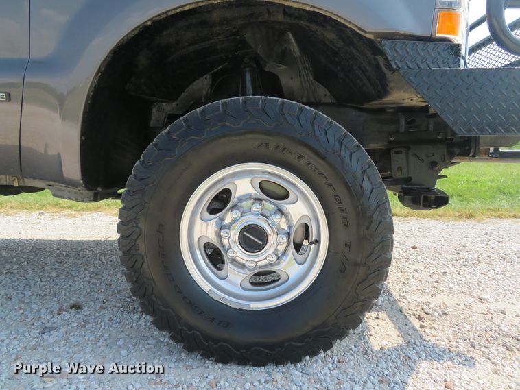 image for item DH1584 2002 Ford F350 Super Duty Lariat Crew Cab pickup truck